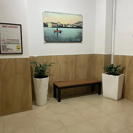 Star Apartment *
